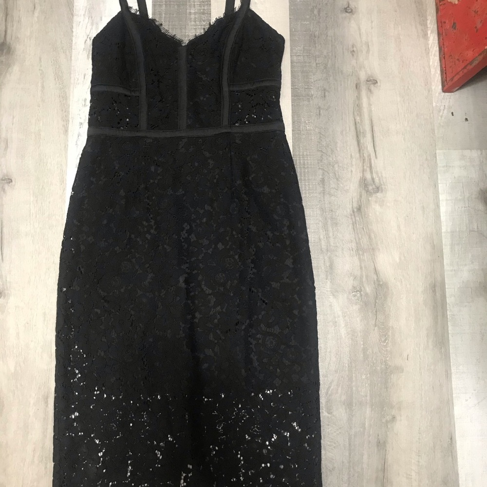 Express Lace Midi Dress - Picture 3 of 4